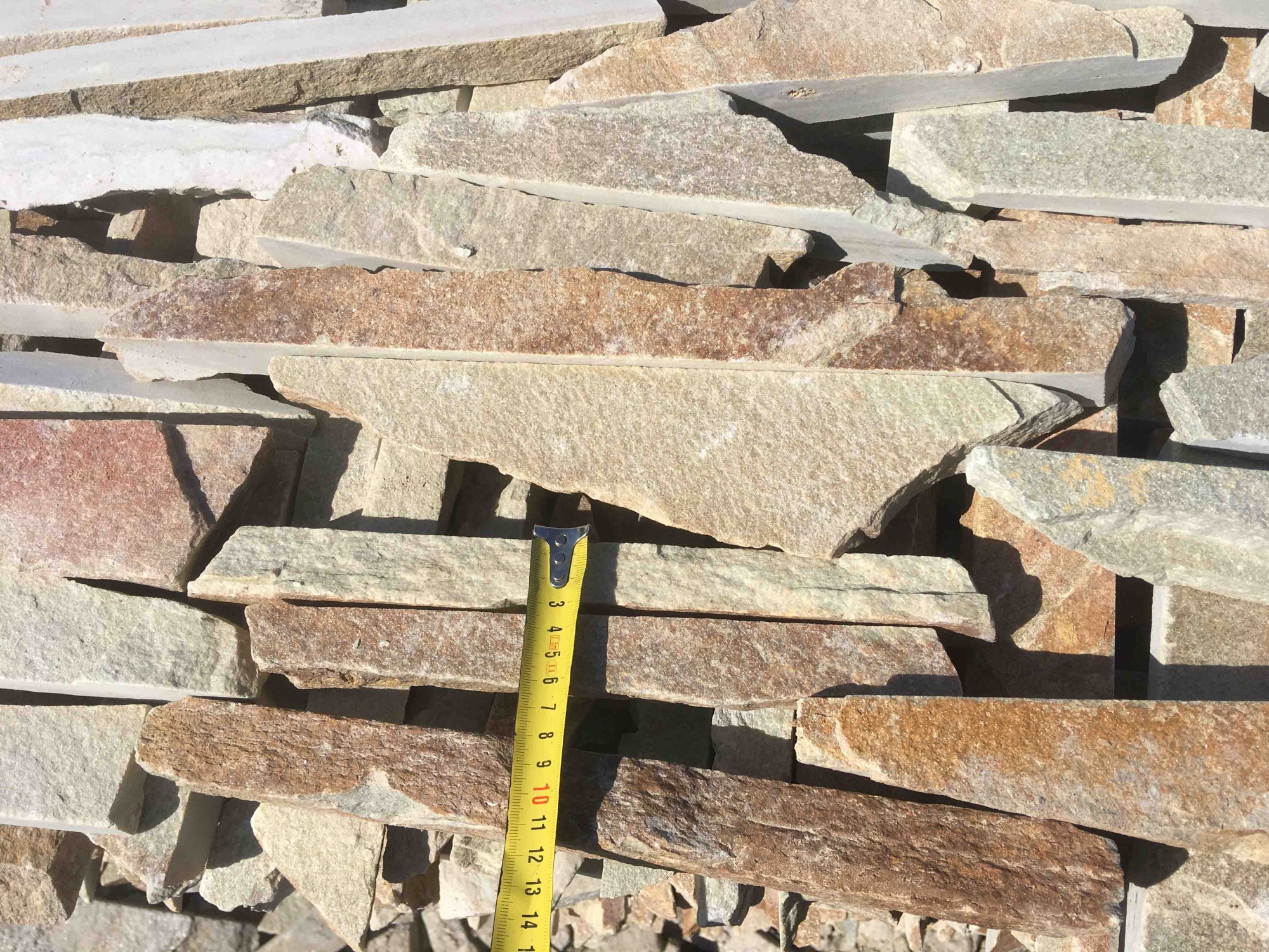 Горбушка златолит золотистый для облицовки купить в Ставропольском крае