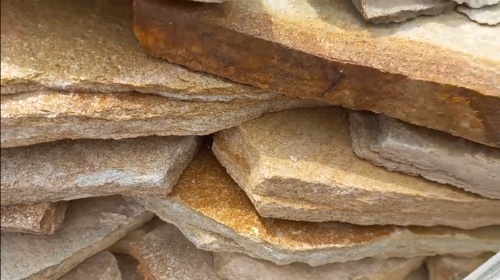 Плитняк златолит жёлтый золотистый для отмостки купить в Ставропольском крае