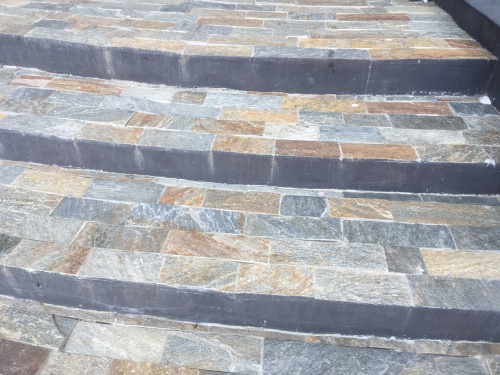 Плитка из Златолита Уральского для лестницы купить в Ставропольском крае