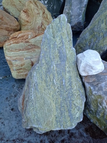 Златолит жёлтый, жёлто-зелёный глыбки и валуны для ланшафтного дизайна купить в Ставропольском крае