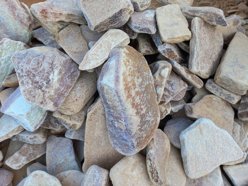 Златолит жёлтый, жёлто-зелёный глыбки и валуны для ланшафтного дизайна купить в Ставропольском крае