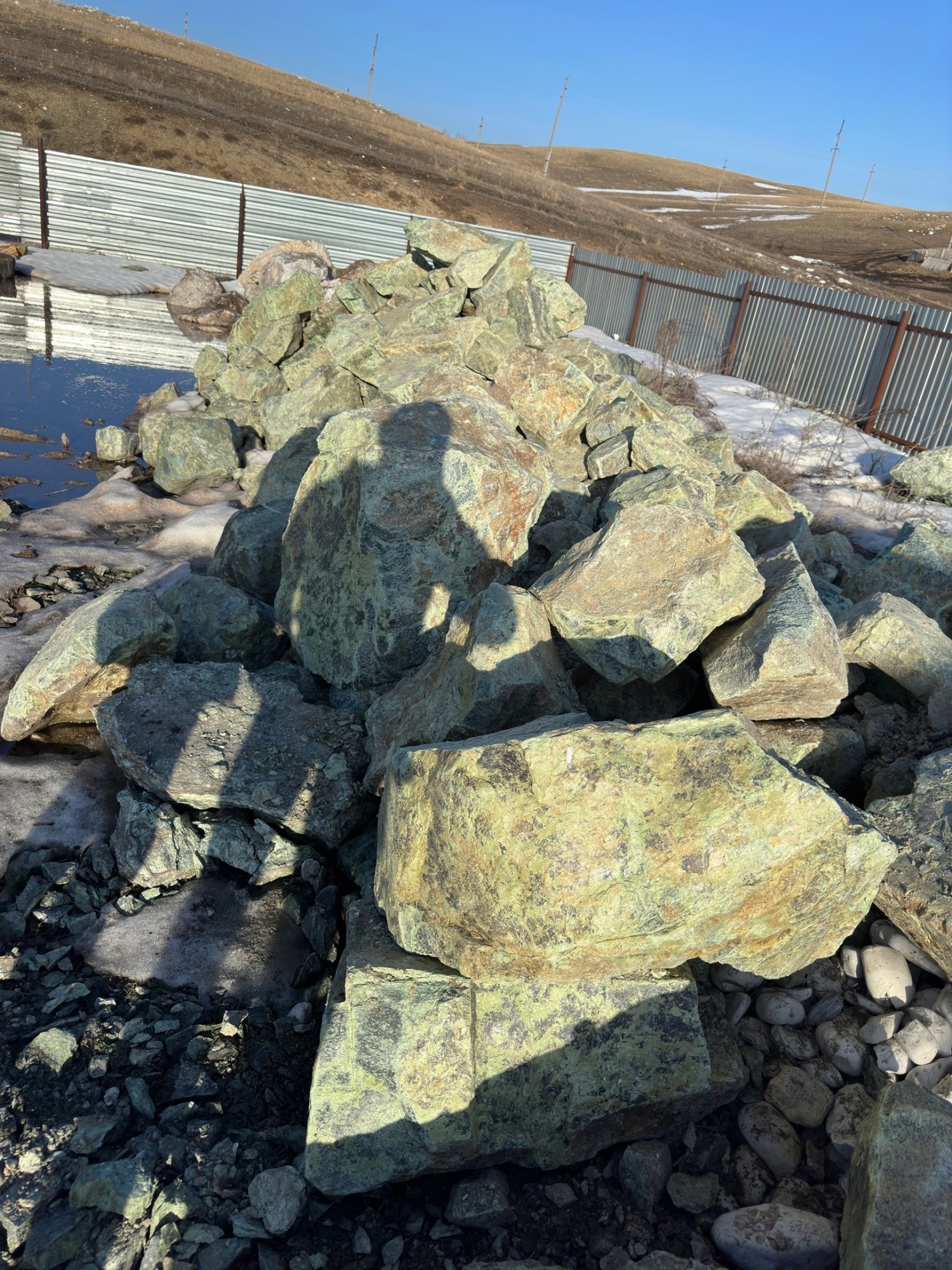 Камни для ландшафтного дизайна зелёные 10-60 килограмм купить в Ставропольском крае