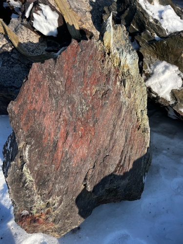 Ландшафтные глыбы красно-фиолетовые 200-1000 килограмм купить в Ставропольском крае