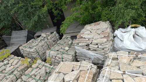 Плитняк гранитный галтованный купить в Ставропольском крае