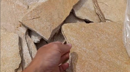 Плитняк златолит жёлтый золотистый для отмостки купить в Ставропольском крае