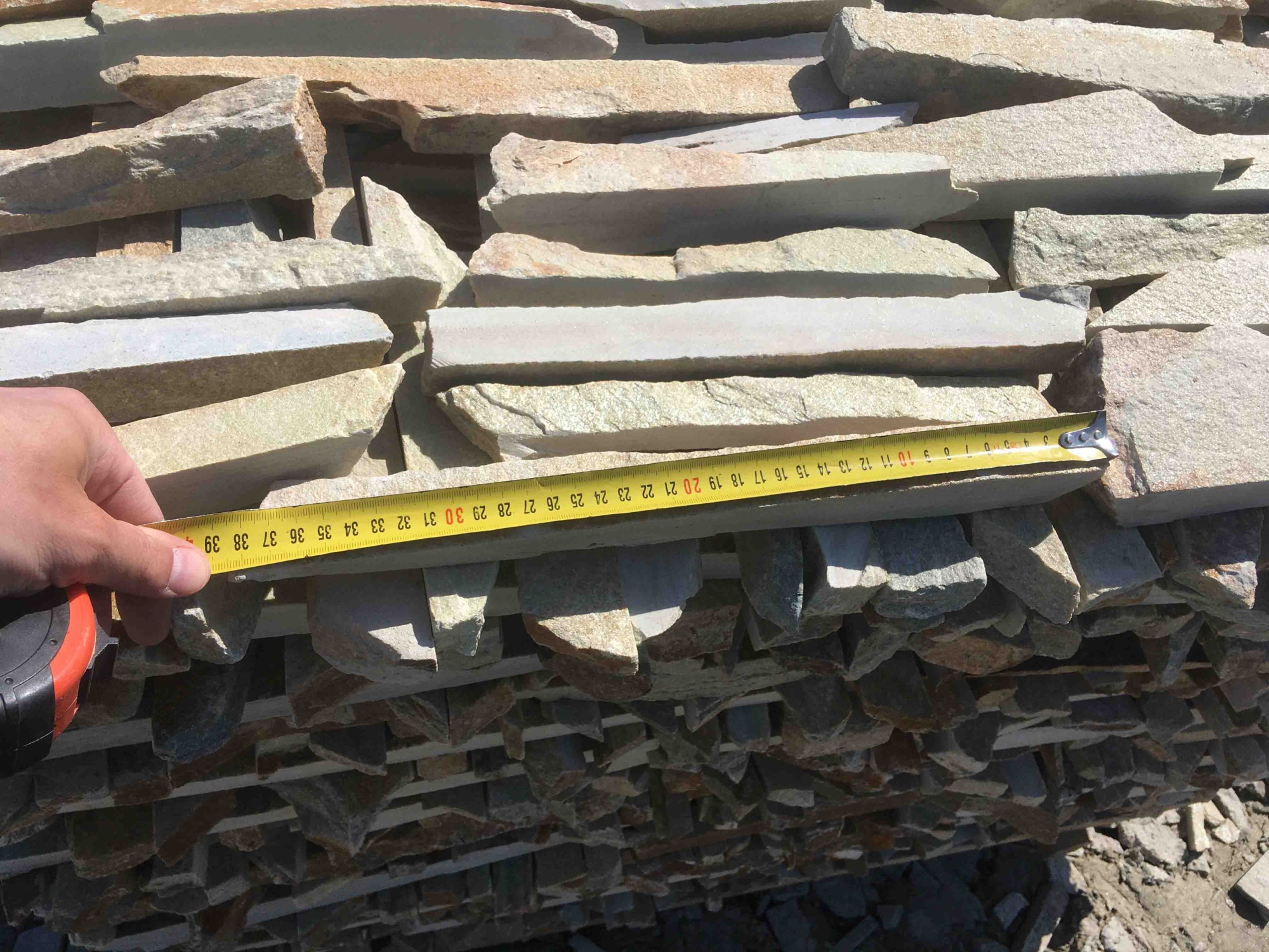 Горбушка златолит золотистый для облицовки купить в Ставропольском крае