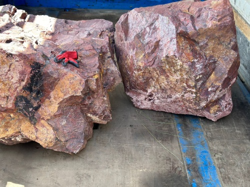 Ландшафтные глыбы красно-фиолетовые 200-1000 килограмм купить в Ставропольском крае