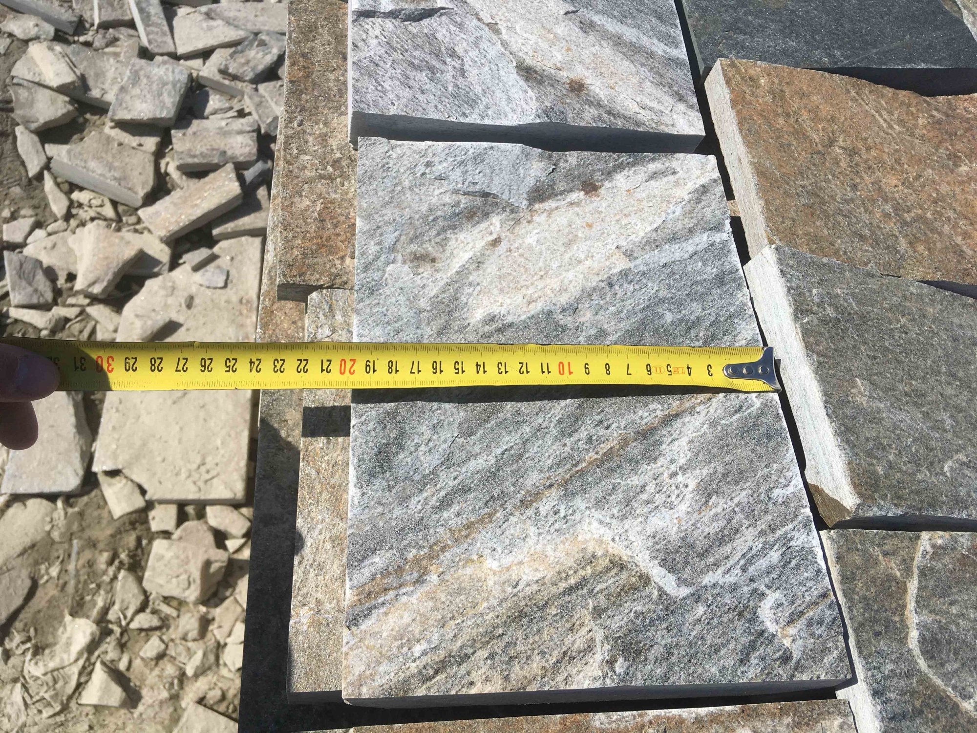 Плитка пилёная златолит Уральский для цоколя, отмостки купить в Ставропольском крае