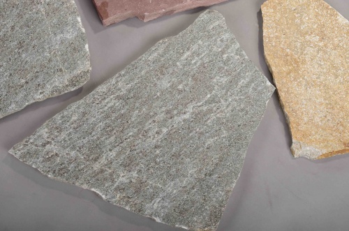 Плитняк златолит Уральский для цоколя, отмостки купить в Ставропольском крае