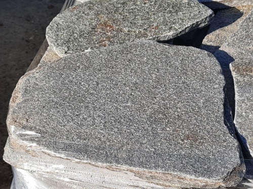 Златолит серебристый галтованный для лестниц купить в Ставропольском крае