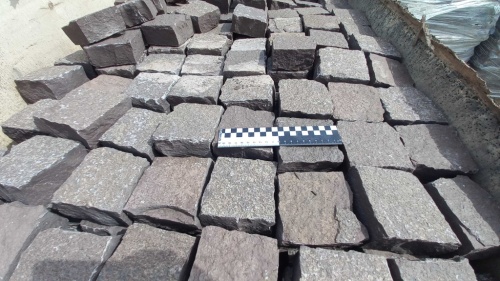 Лемезит колотая брусчатка 10 * 10 см. для парковки купить в Ставропольском крае