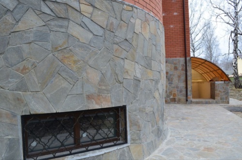 Плитняк златолит Уральский для цоколя, отмостки купить в Ставропольском крае